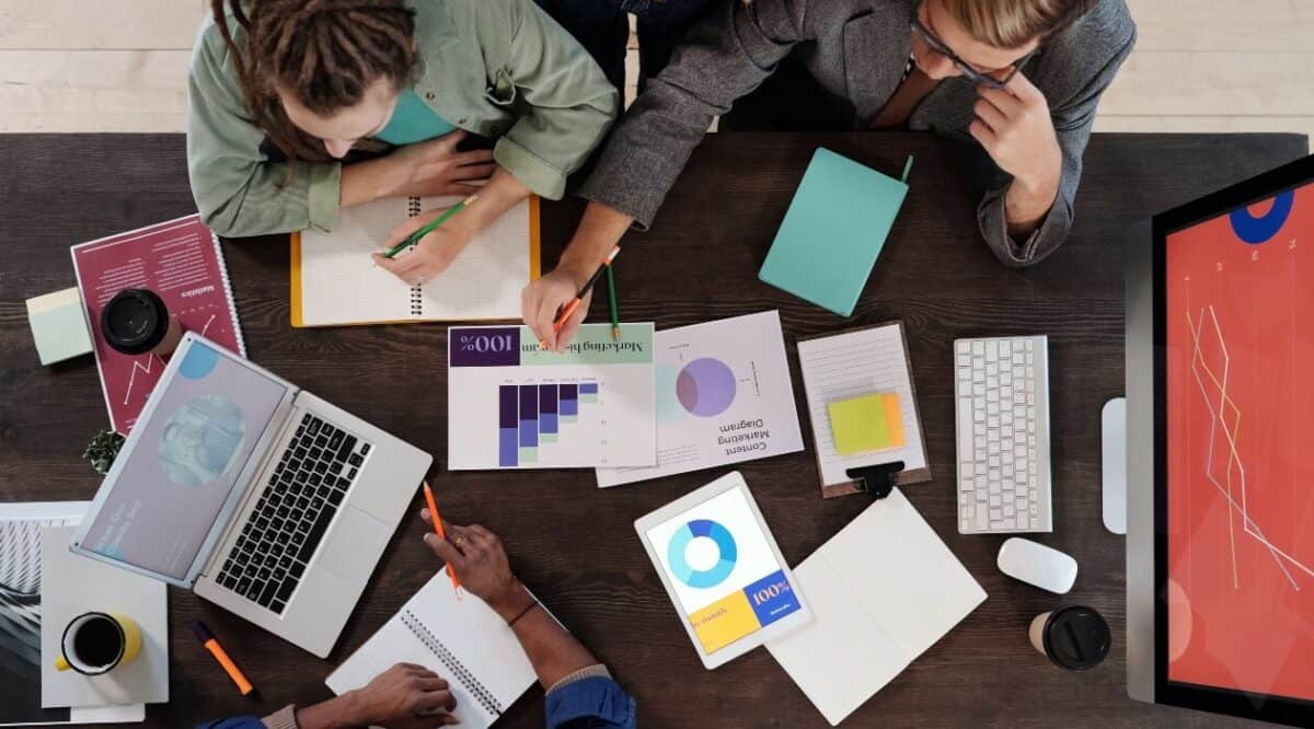 Mejora tu actividad comercial con una empresa de marketing offline