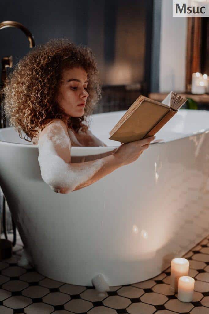 leer en la bañera